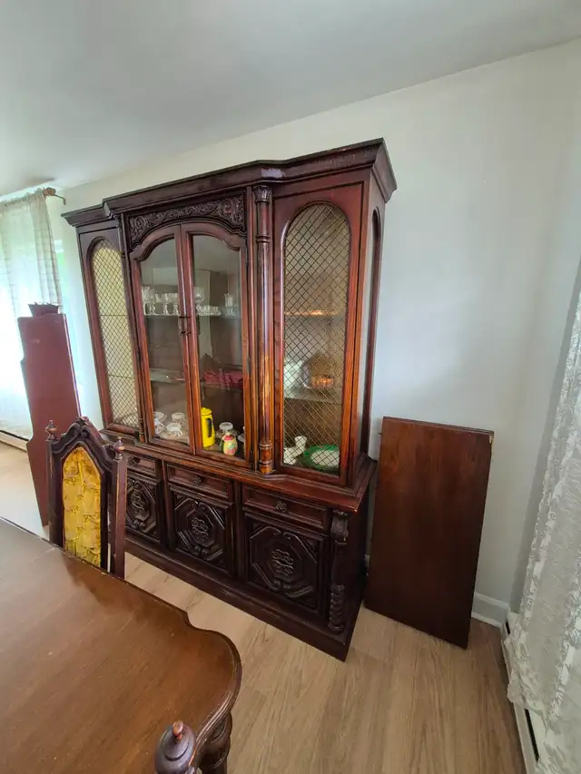 Dining Room Set - FREE in Dining Tables & Sets in Mississauga / Peel Region - Image 5
