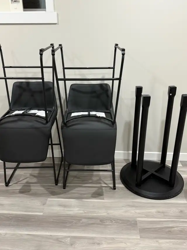 Marble Table and Chairs in Dining Tables & Sets in St. Albert - Image 4