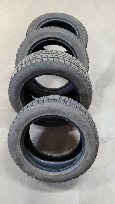 Selling a set of 4 Maxtrek TREK M7 winter tires, size 215/55R16 93H. ❄️ Only 1600 km of use – nearly...