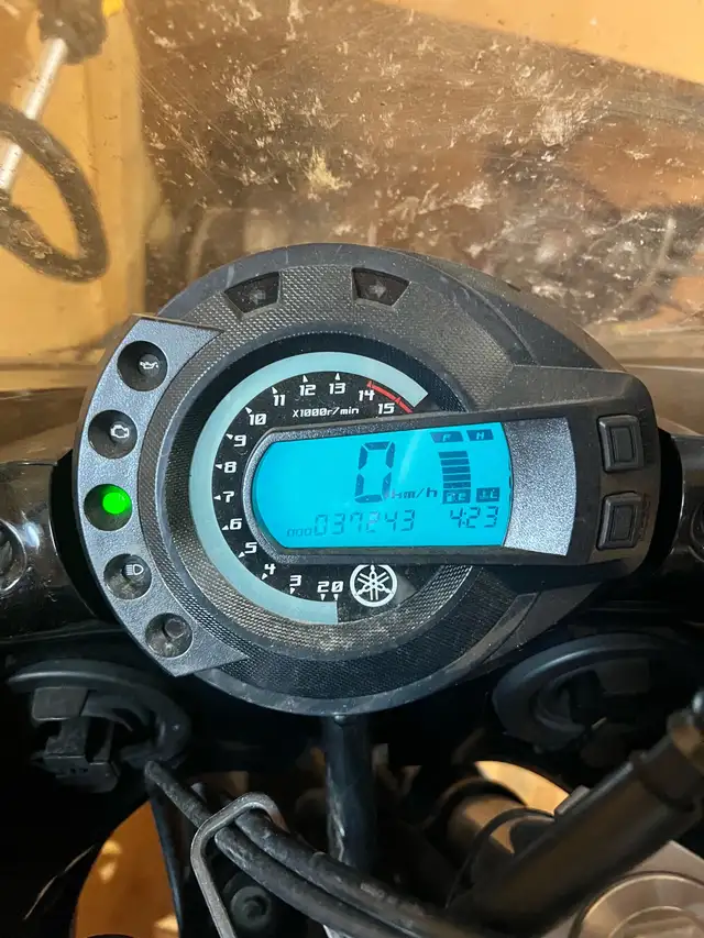 2006 Yamaha FZ6 in Sport Bikes in Edmonton - Image 3