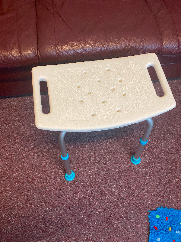 Bath Tub / Shower Seat in Health & Special Needs in Fredericton - Image 2