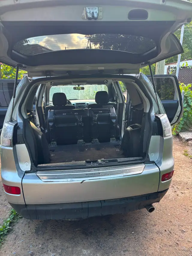 MITSUBISHI OUTLANDER 2009569252802410598405