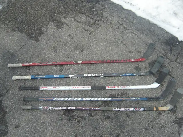 YES TODAY DEAL OF THE DAY ON 5 LEFT HAND PRO HOCKEY STICKS! in Hockey in Mississauga / Peel Region - Image 2