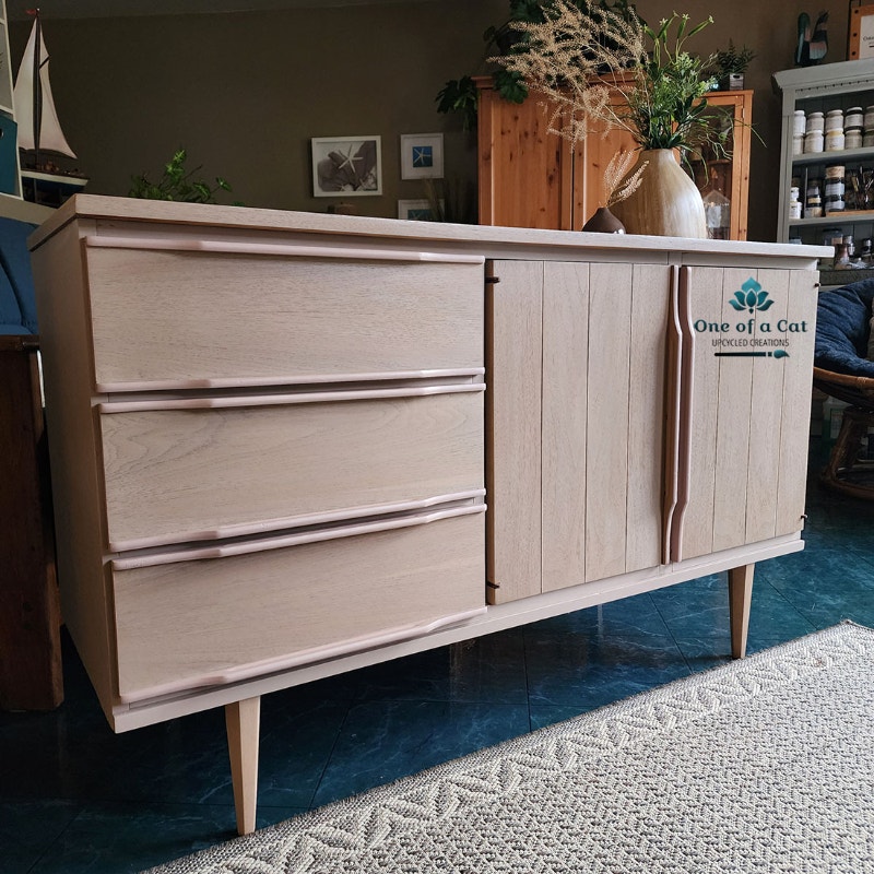 Soft Beige MCM Credenza Sideboard Buffet / Buffet MCM