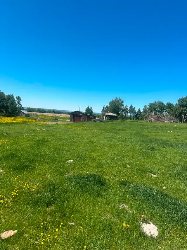 **For Rent: Spacious Shop on 2 Acres – Ideal for RV Storage!** in Storage & Parking for Rent in Red Deer - Image 10