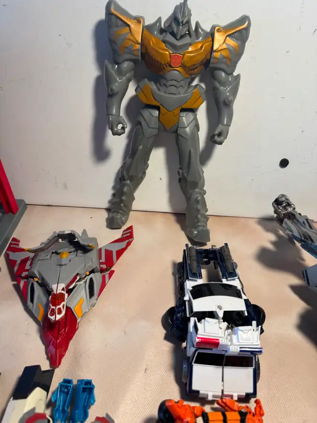 TRANSFORMER COLLECTION, LOT SALE, INCLUDED VINTAGE G1 READ ADD in Toys & Games in City of Montréal - Image 3