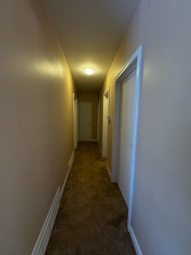 private room available  in Room Rentals & Roommates in Oakville / Halton Region - Image 2