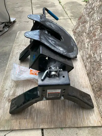 Reese 16 K fifth wheel hitch, in good shape