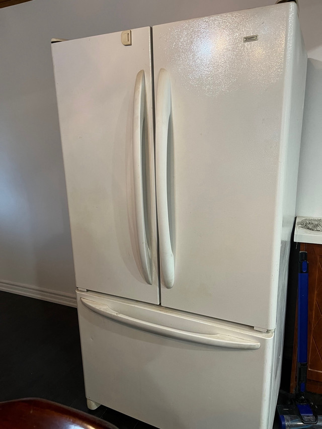 Refrigerator  in Refrigerators in St. Catharines