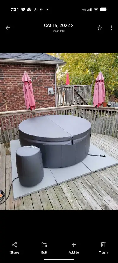 Softub 6 Person Hot tub with base., View more