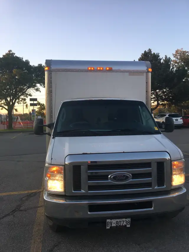 2013 Ford Econoline E-450 16 Foot Cube Van