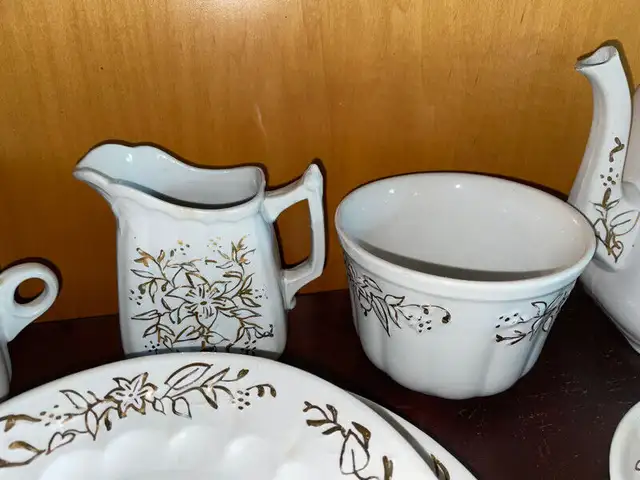 Lot of 16 Antique W and E Corn Burslem White Ironstone Dishes in Arts & Collectibles in Mississauga / Peel Region - Image 5