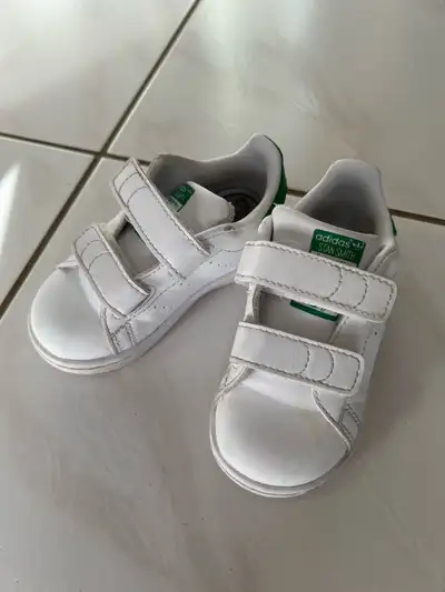 Adidas stan smith kids size 6, View more