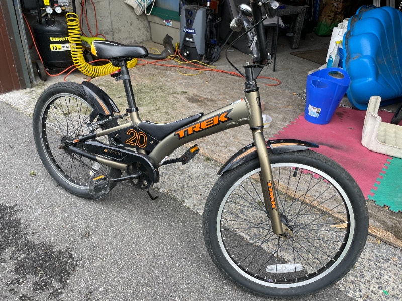 Trek Jet Series 20 single speed Kids Bike with 20 Inch Wheels Kids