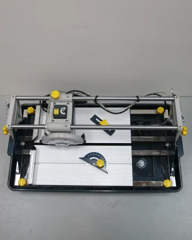 7" Mastercraft Sliding Wet Tile Saw in Power Tools in Markham / York Region - Image 3