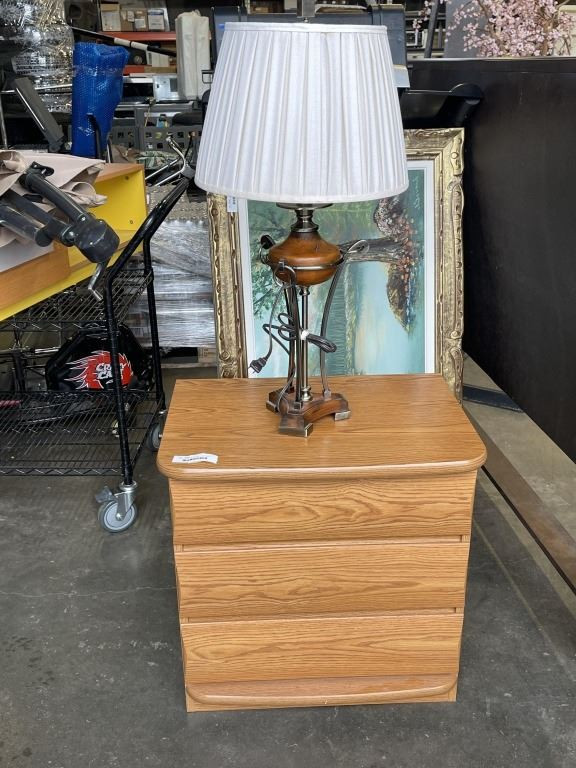 TALL TABLE LAMP - UNIQUE STYLE. in Indoor Lighting & Fans in Delta/Surrey/Langley - Image 2