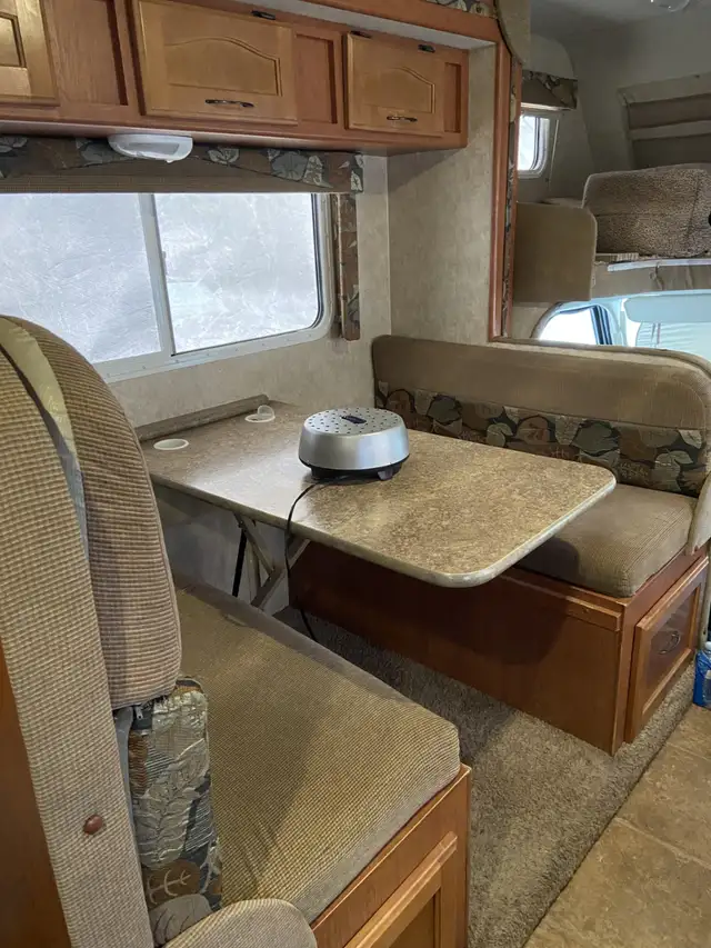 2012 Class C Adventurer 31DS Motorhome in RVs & Motorhomes in Parksville / Qualicum Beach - Image 10