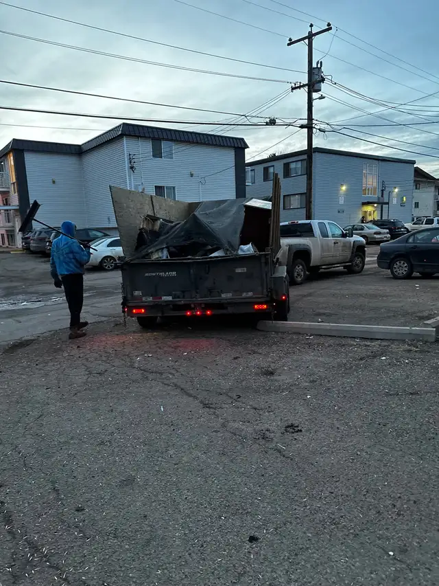 Same day junk removal starting at 40$  780-802-1284628647422238731217