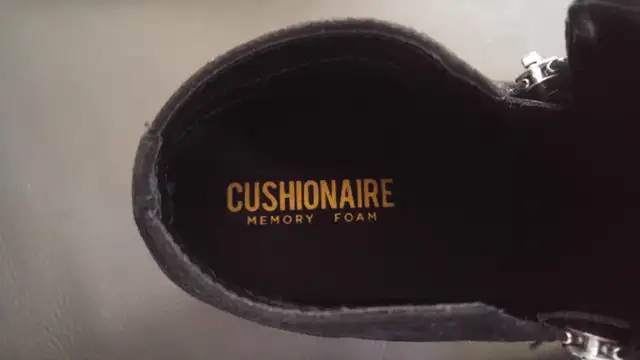 "Cushionaire" Memory Foam, Size 11 in Women's - Shoes in Edmonton - Image 4