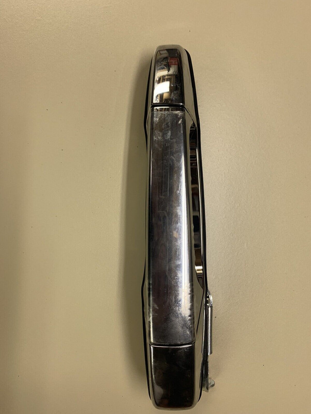 2007-2013 GMC Sierra/Chevy Silverado Door Handle in Auto Body Parts in Kitchener / Waterloo