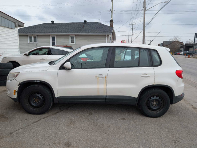 Volkswagen Tiguan 2010 in Cars & Trucks in Barrie - Image 3