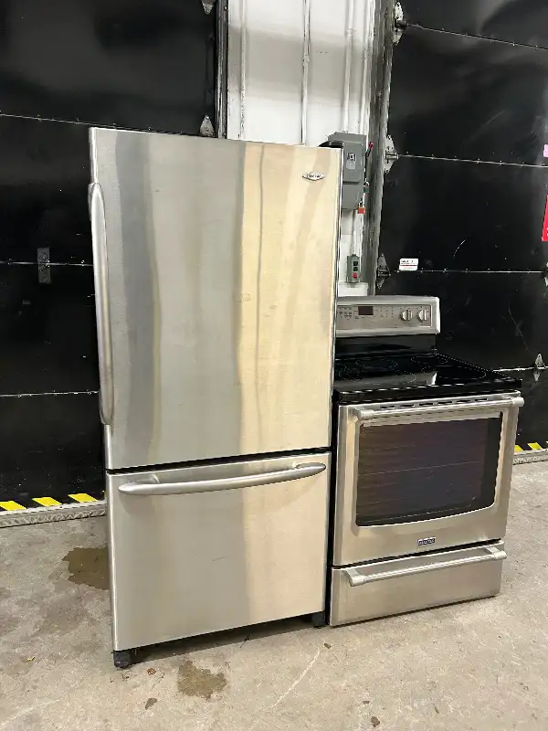 Frigidaire and stove in Stoves, Ovens & Ranges in City of Montréal - Image 8