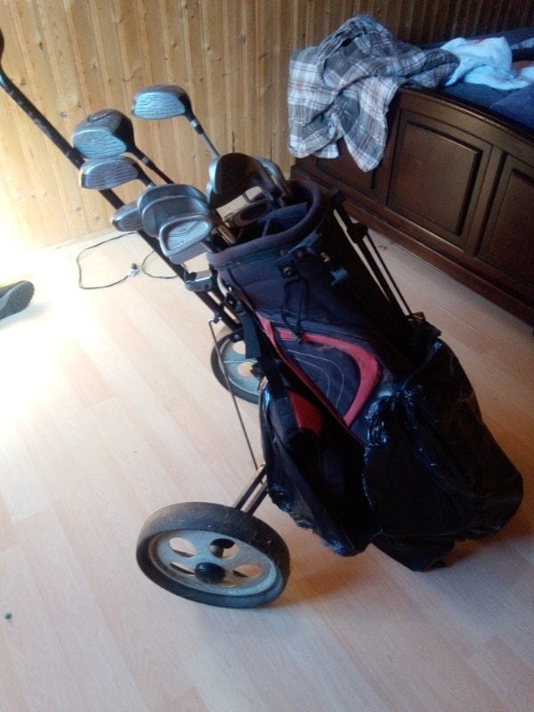 Golf clubs and cart Golf Fredericton Kijiji