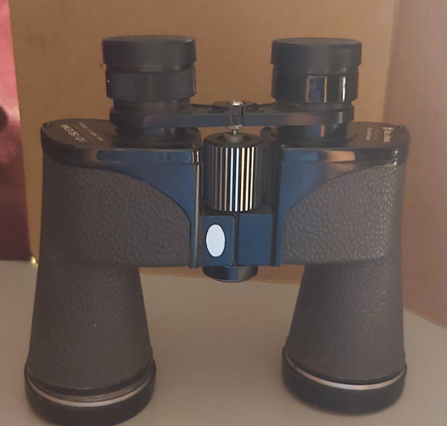 BELL & HOWELL BINOCULARS 10X50 EWA w/ Box and Carrying Case in Other in Brantford - Image 2