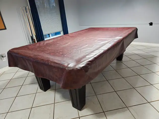 8ft x 4ft Pool Table with Overhead Light & Accessories63005666443523124
