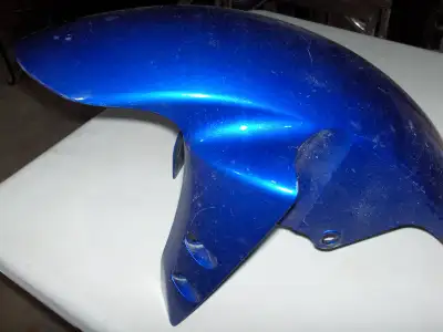 2003 - 2004 YAMAHA R6 Front Fender. As seen for $50. Will not even consider any less. Not in as new...