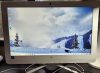 HP 22” AllinOne Desktop, 8gb, fast 230SSD, Win 10 H