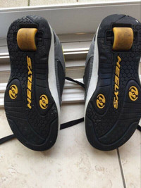 Heelys shoes In excellent condition size 4
