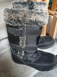 WINTER BOOT SIZE 7