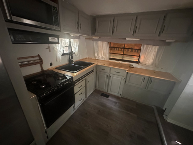 30’ 5th wheel camping trailer  in Travel Trailers & Campers in Owen Sound - Image 4