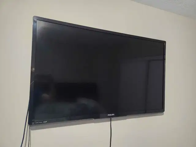 Philips TV 46 inch in TVs in Ottawa - Image 2