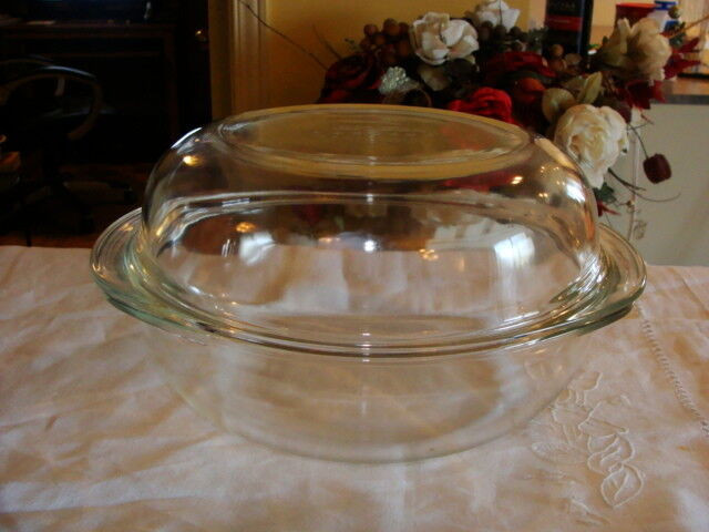 Gros pyrex rond, USA, pour four seulement in Arts & Collectibles in Laval / North Shore - Image 4
