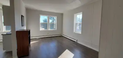 2 Bedroom upstairs apartment for rent, Bridge Street, Kingston