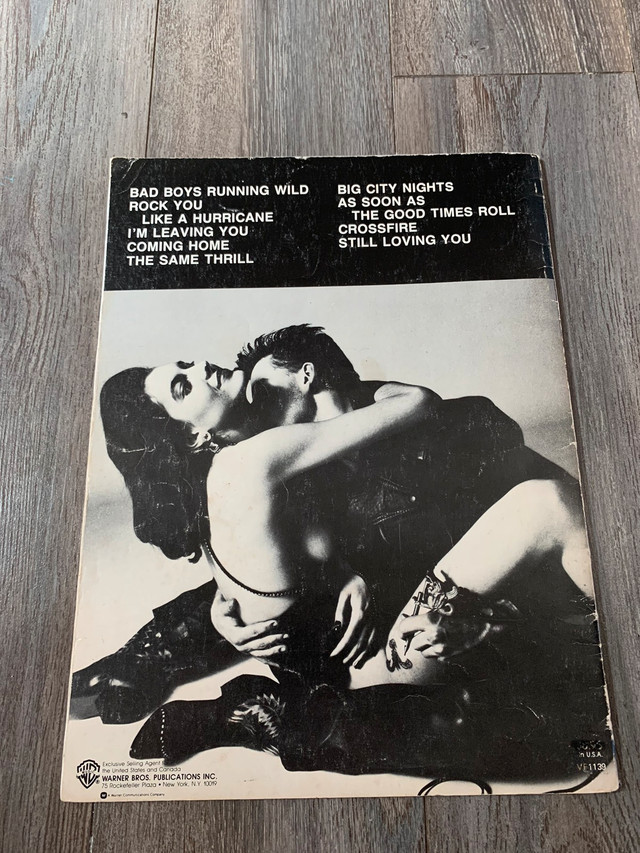 Scorpions Love At First Sting VINTAGE GUITAR SONGBOOK Sheet dans Art et objets de collection  à Longueuil/Rive Sud - Image 2