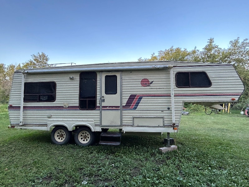 26 foot 5th wheel trailer Travel Trailers & Campers Lloydminster