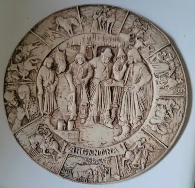 Vintage Rare Hand Carved Resin 7" Argentina Wall Hanger Plaque in excellent condition