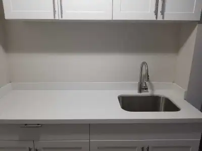 W/O basement studio apt $1200/month including utilitie