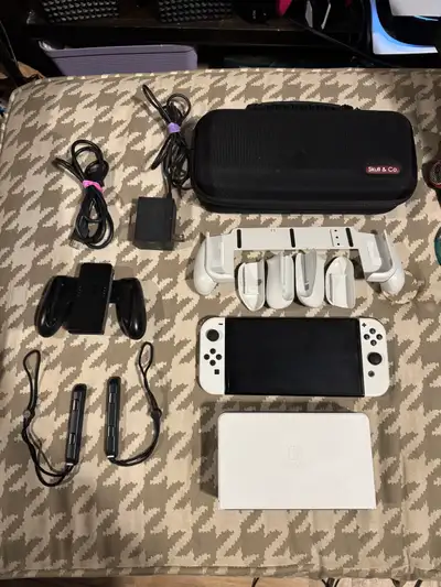 OLED Nintendo switch bundle with skull co grip!, View more