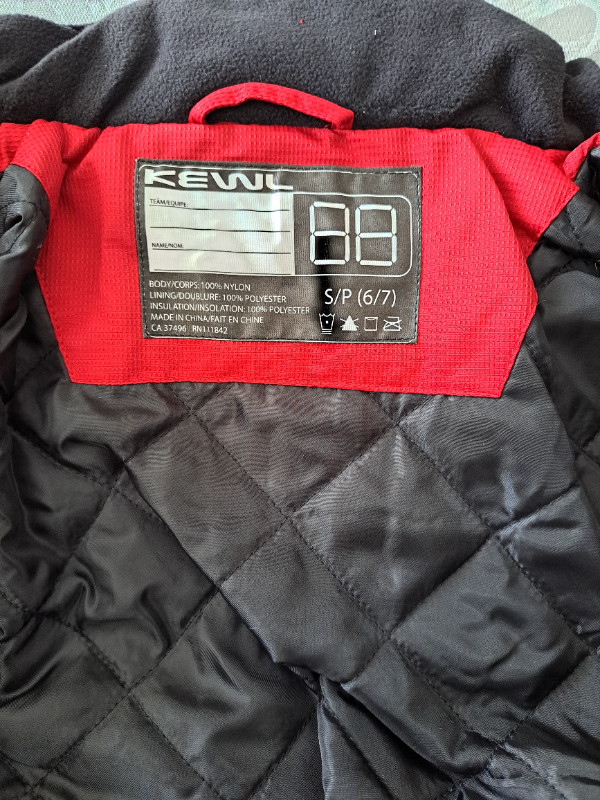 Manteau d'hiver flambant neuf, marque KEWL grandeur petit 6/7 dans Enfants et jeunesse  à Laval/Rive Nord - Image 2