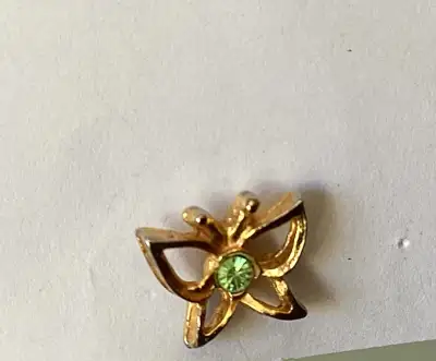 Single Butterfly Pierced Earring Gold toned metal but no gold stamp Green stone Costume Jewelry ⅜" x...