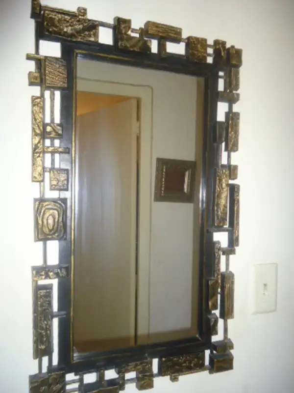 Rare 1974 Brutalist Wall Mirror by Syroco Dart MCM in Home Décor & Accents in City of Toronto - Image 3