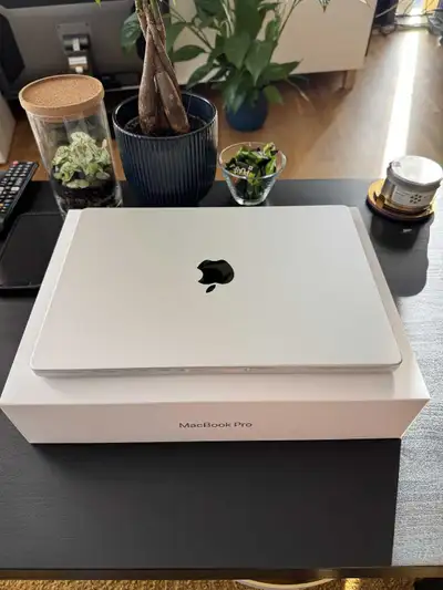Like New Condition 16" MacBook Pro M4 Pro 24GB / 512GB in Silver Colour. Perfect Condition No Issues...