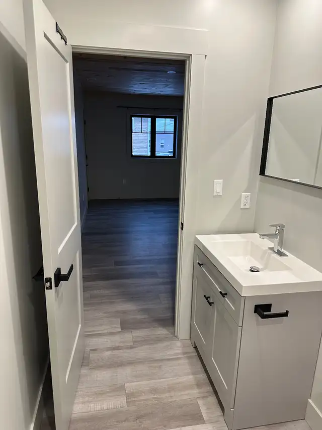 2 Bedroom Apartment in Long Term Rentals in Charlottetown - Image 7