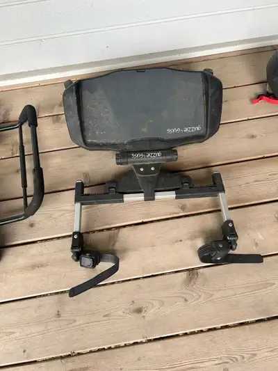 guzzie+Guss Hitch Stroller Board, View more