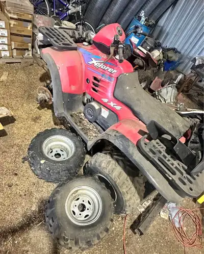 400 Polaris 2 stroke 4x4 needs head gasket, it’s blown right out, has good spark, does not start. Ov...