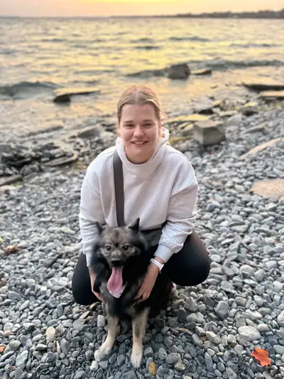 Vet tech - Pet Sitter Available, View more
